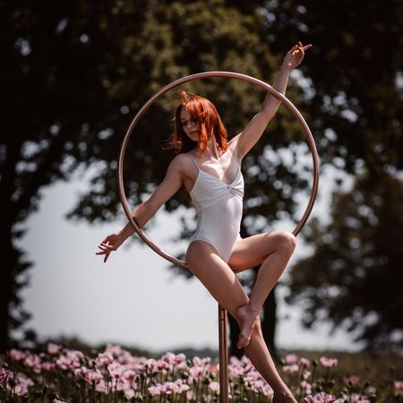 Jolien am Lollipop im Mohnfeld